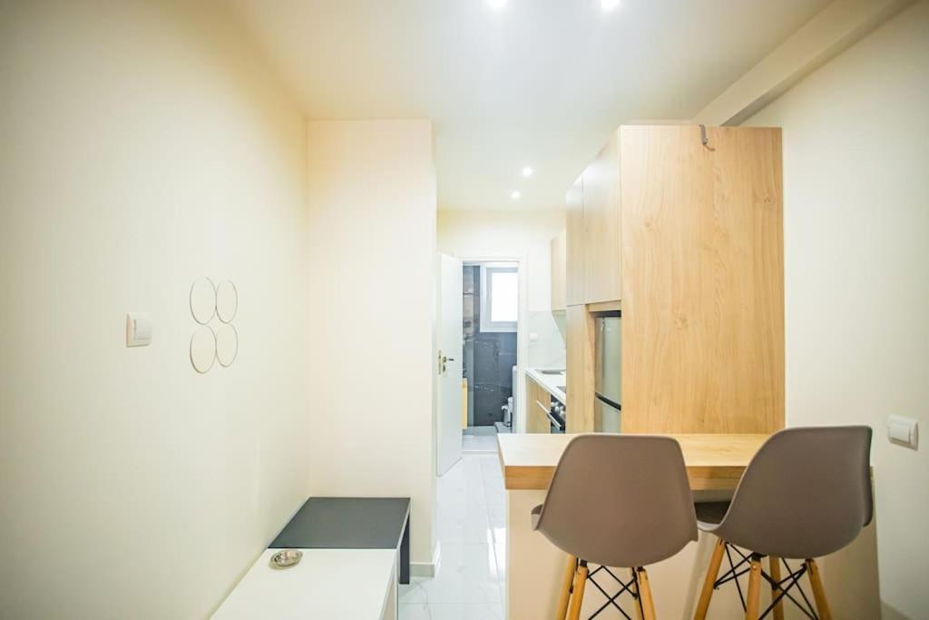 Apartamento Charming Studio In Atenas Exterior foto